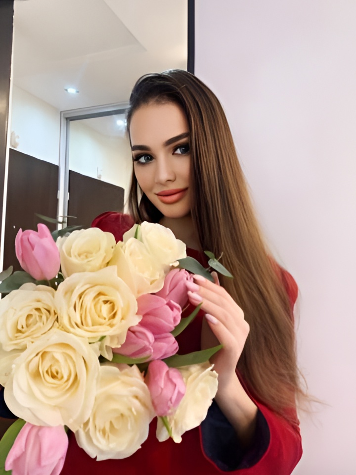 Илона привлекальеная девушка из Искитима цена от 5000 руб