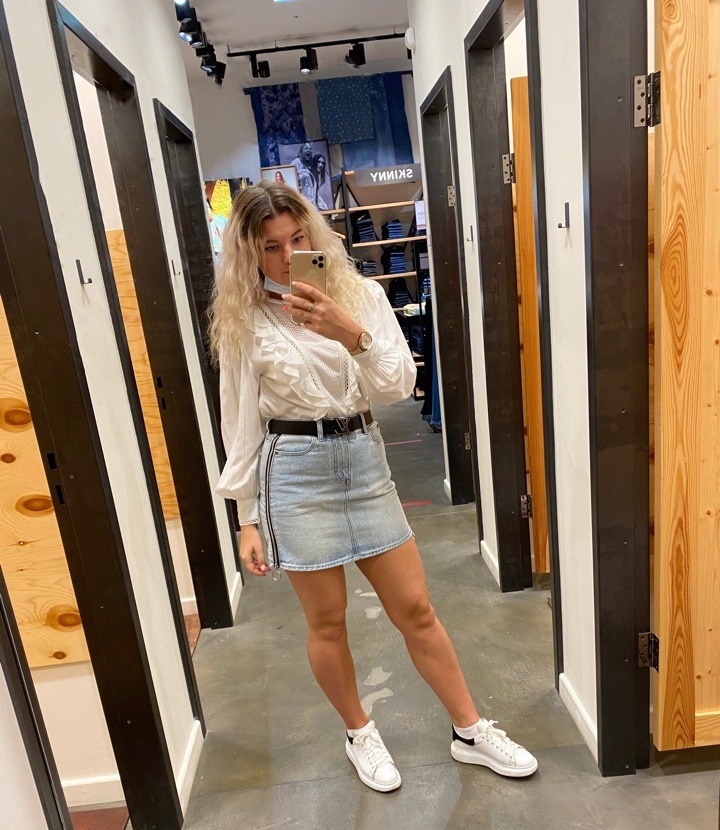 Ирен привлекальеная девушка из Искитима цена от 3500 руб