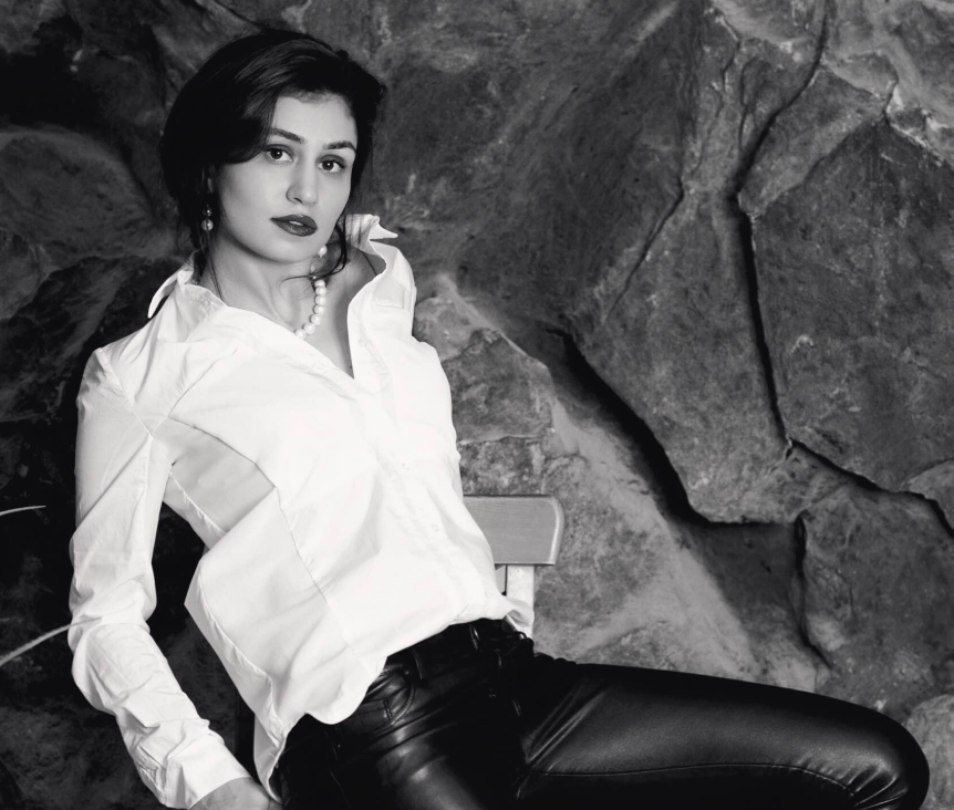 Оленька привлекальеная девушка из Искитима цена от 3500 руб