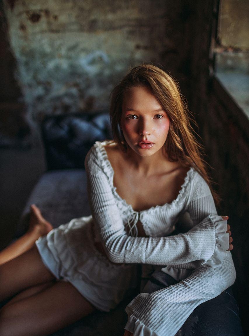 Галина привлекальеная девушка из Искитима цена от 8000 руб