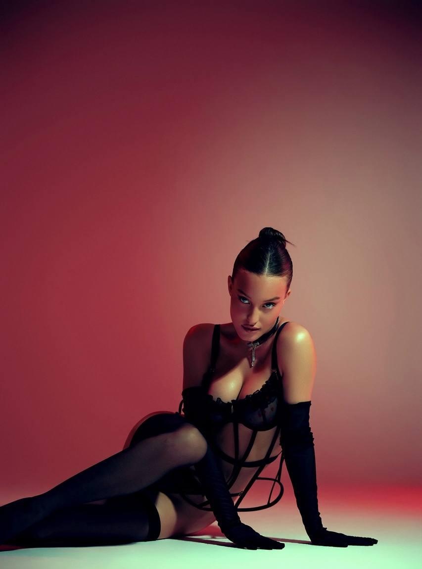 Дашута привлекальеная девушка из Искитима цена от 6000 руб