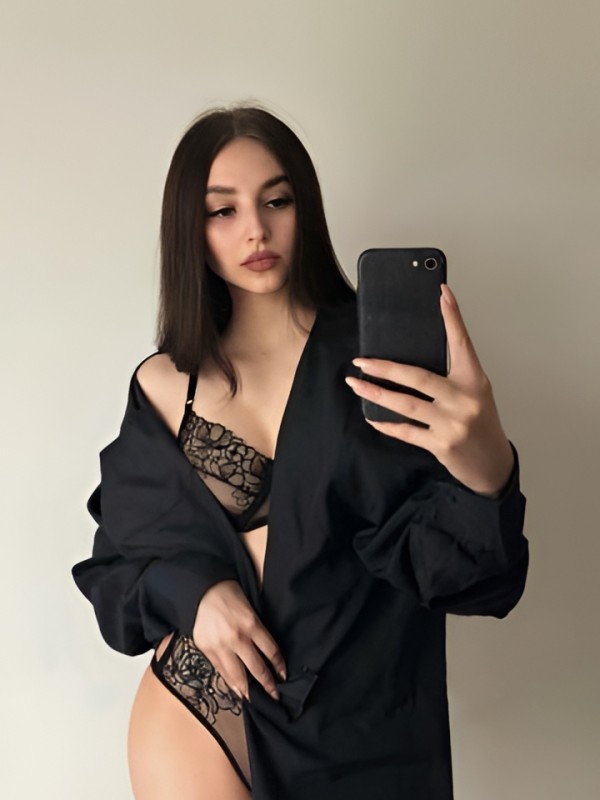 Дарина привлекательная девушка из Искитима цена от 5000 руб