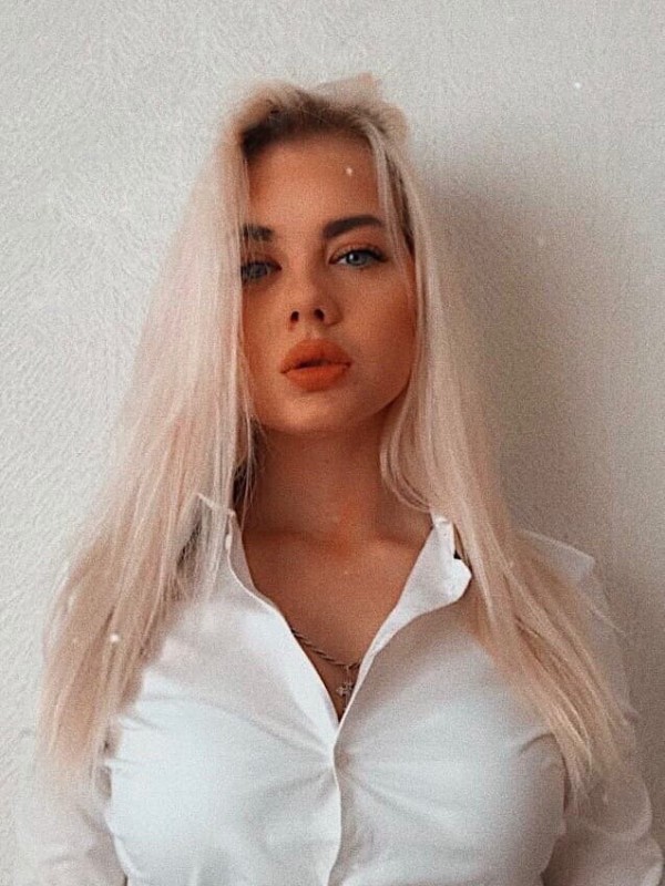 Алена привлекательная девушка из Искитима цена от 3500 руб