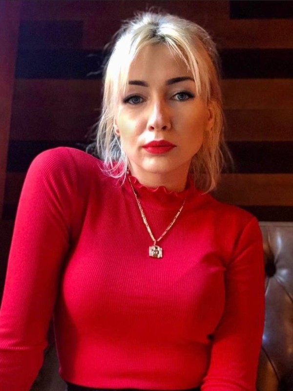 🎥 Элиза привлекательная девушка из Искитима цена от 7000 руб