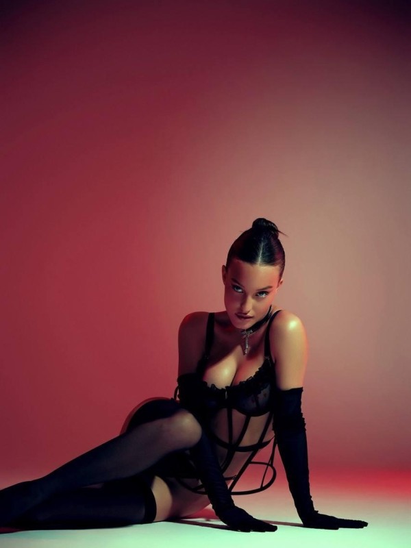 Дашута привлекательная девушка из Искитима цена от 6000 руб